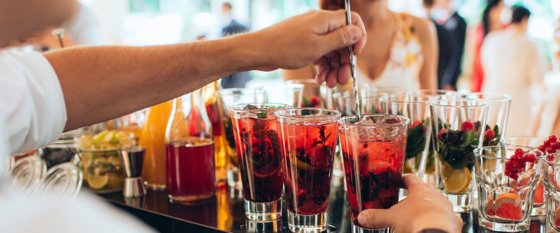 Should You Have An Open Bar At Your Wedding